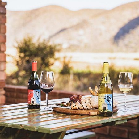 Otavi Vineyards Self-Catering & Camping Buitenkant foto