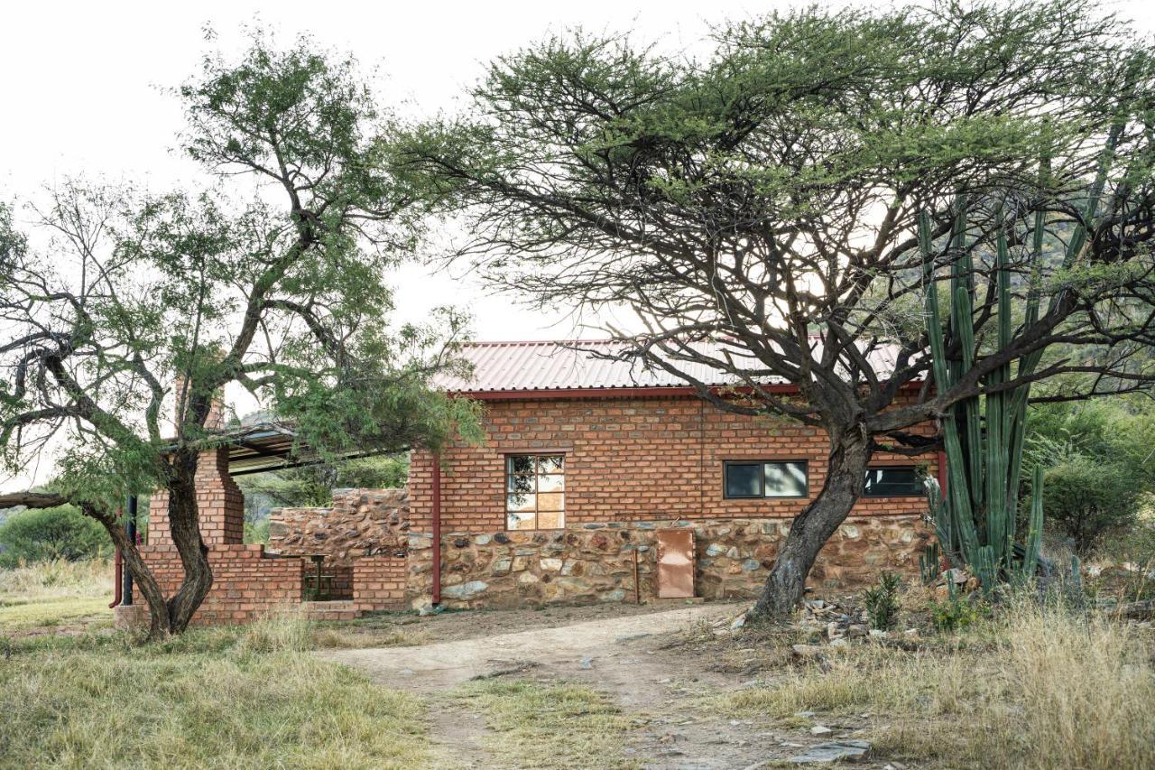 Otavi Vineyards Self-Catering & Camping Buitenkant foto