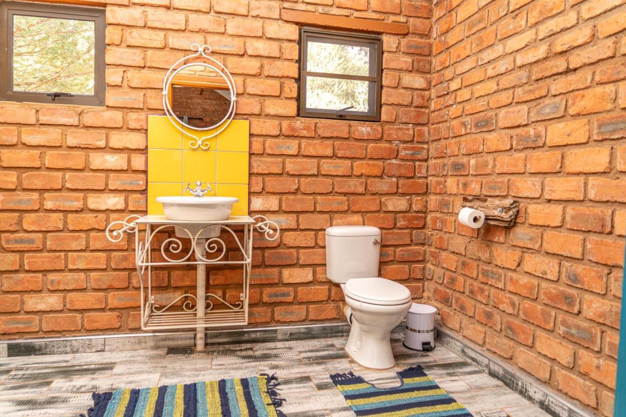 Otavi Vineyards Self-Catering & Camping Buitenkant foto