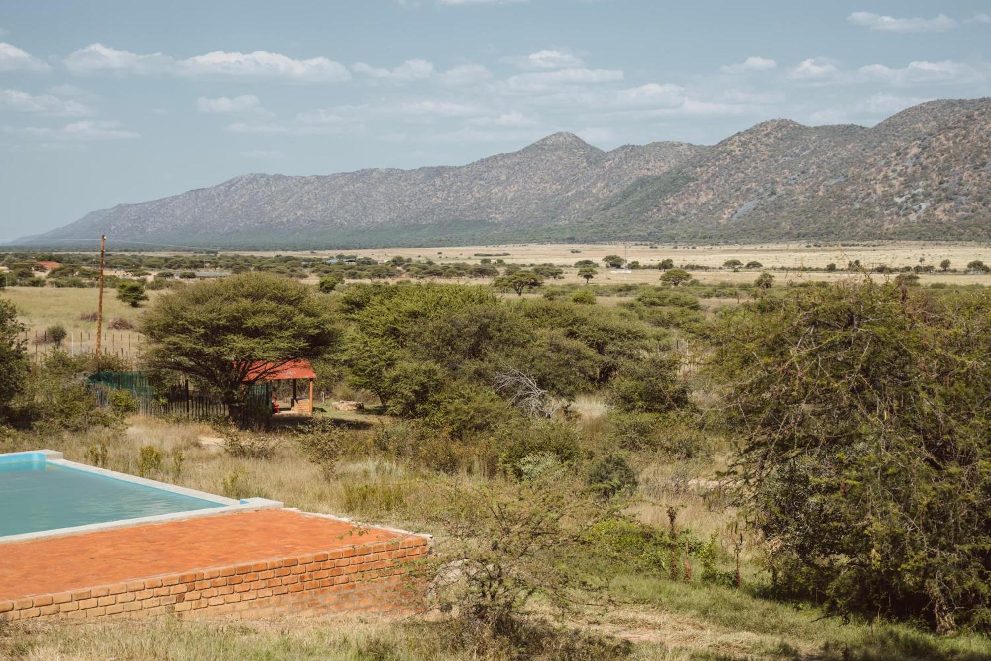 Otavi Vineyards Self-Catering & Camping Buitenkant foto
