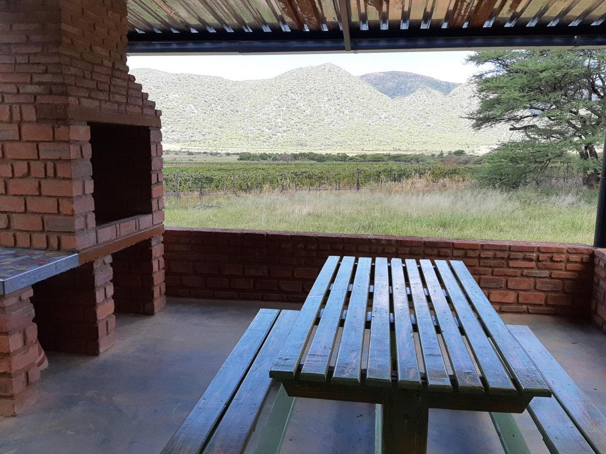Otavi Vineyards Self-Catering & Camping Buitenkant foto